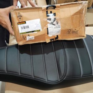 PART-NO-1990472-DELUXE-TOURING-SEAT-BLACK