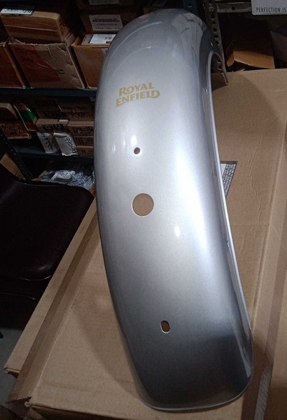Royal Enfield 850100 Rear Mudguard Complete CL Silver with Sticker BVI 3 Royal Enfield 850100 Rear Mudguard Complete CL Silver with Sticker BVI - Image 3